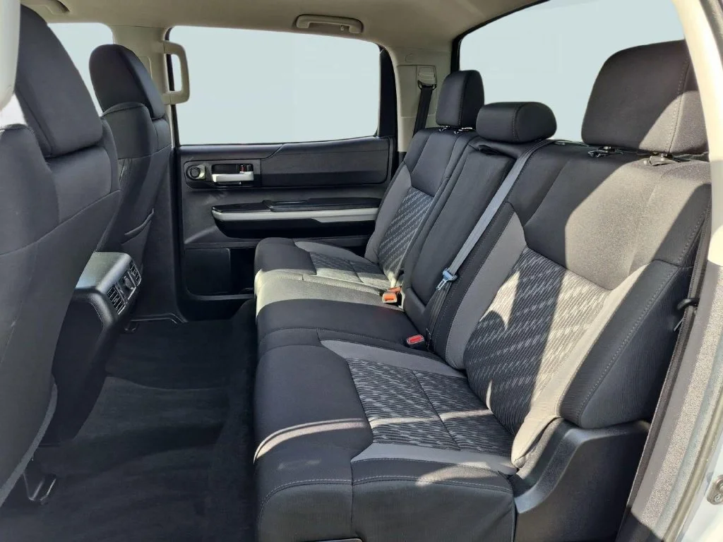 Used 2020 Cement Toyota SR5 image 23