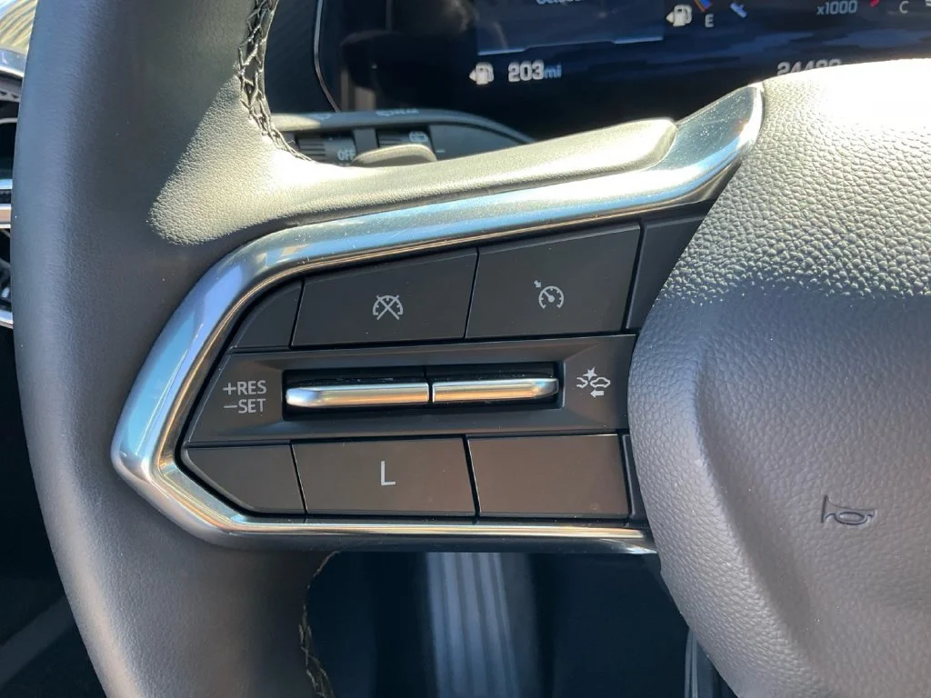 Used 2025 Lakeshore Blue Metallic Chevrolet LT image 30
