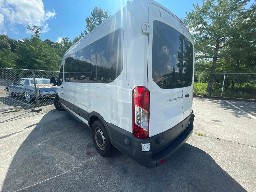 Used 2015 White Ford XL image 3