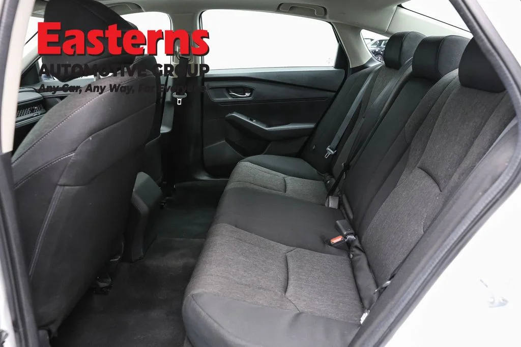 Used 2023 White Honda EX image 21