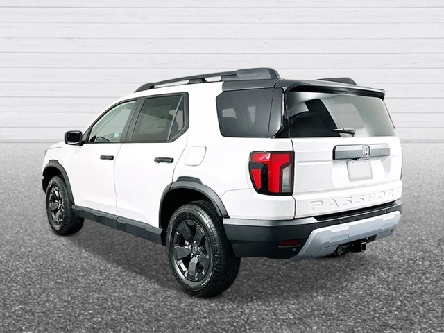 New 2026 Platinum White Pearl Honda RTL Towing image 3