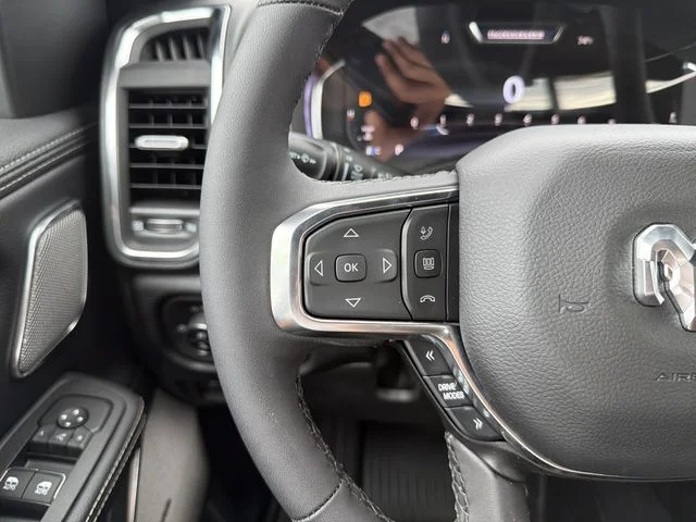 New 2026 Ivory White Tri-Coat Pearl-Coat Exterior Paint RAM Laramie image 29