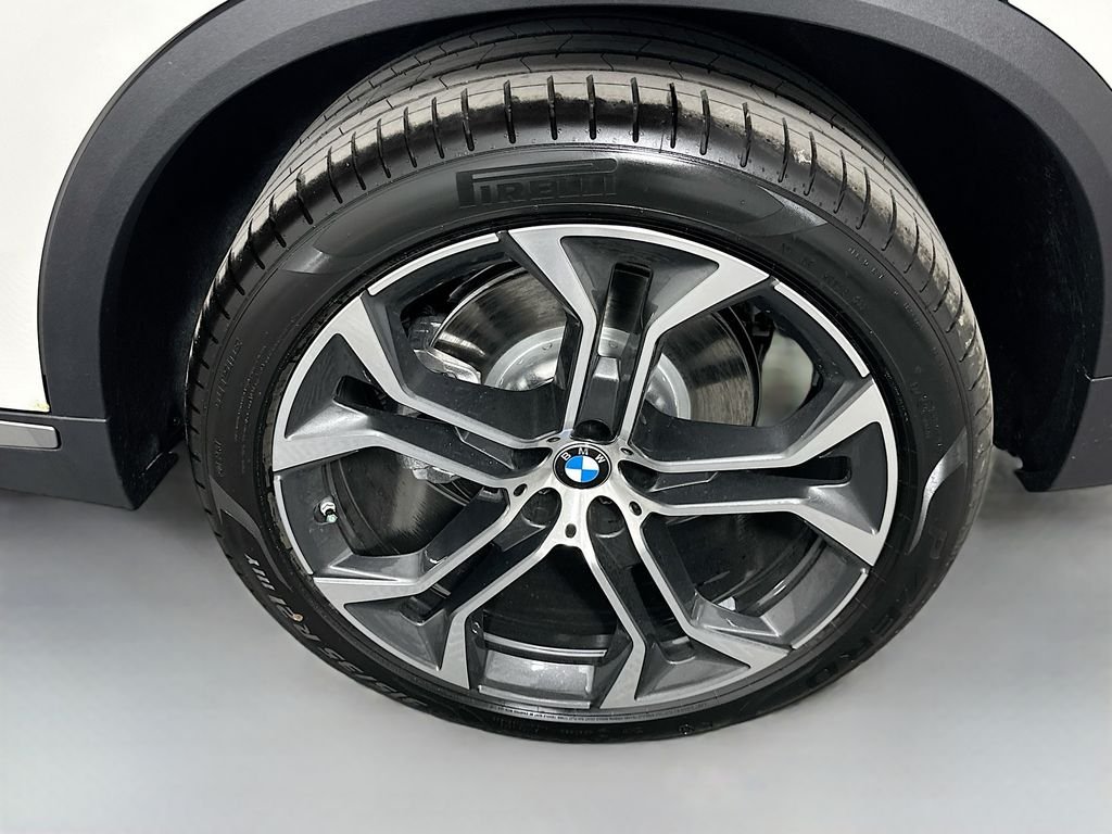 Used 2026 Alpine White BMW sDrive40i image 23