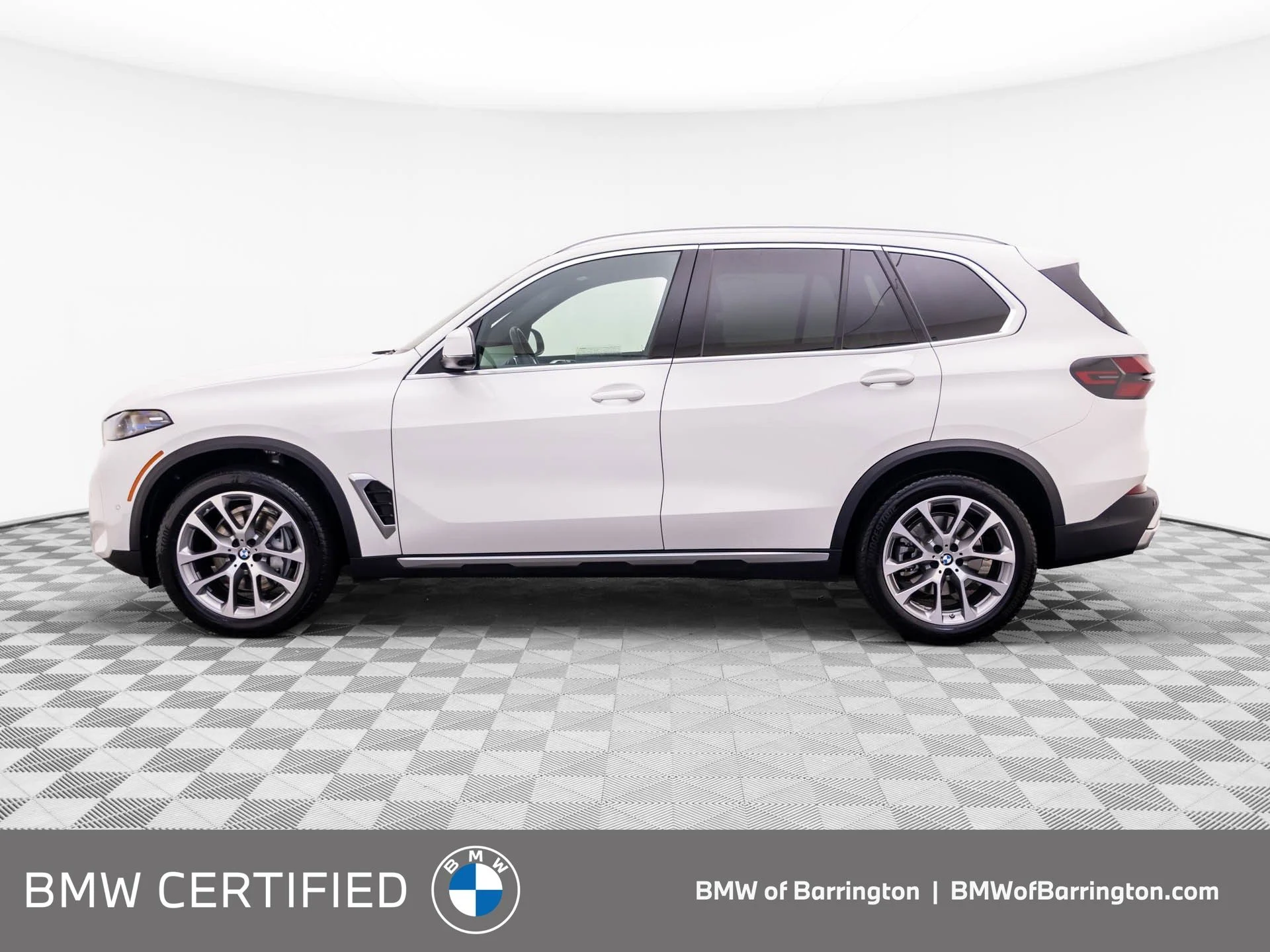 Certified Used 2026 White BMW xDrive40i image 2