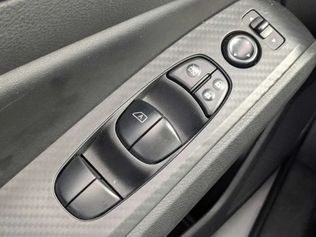 Used 2025 Silver Nissan 2.5 SV image 19