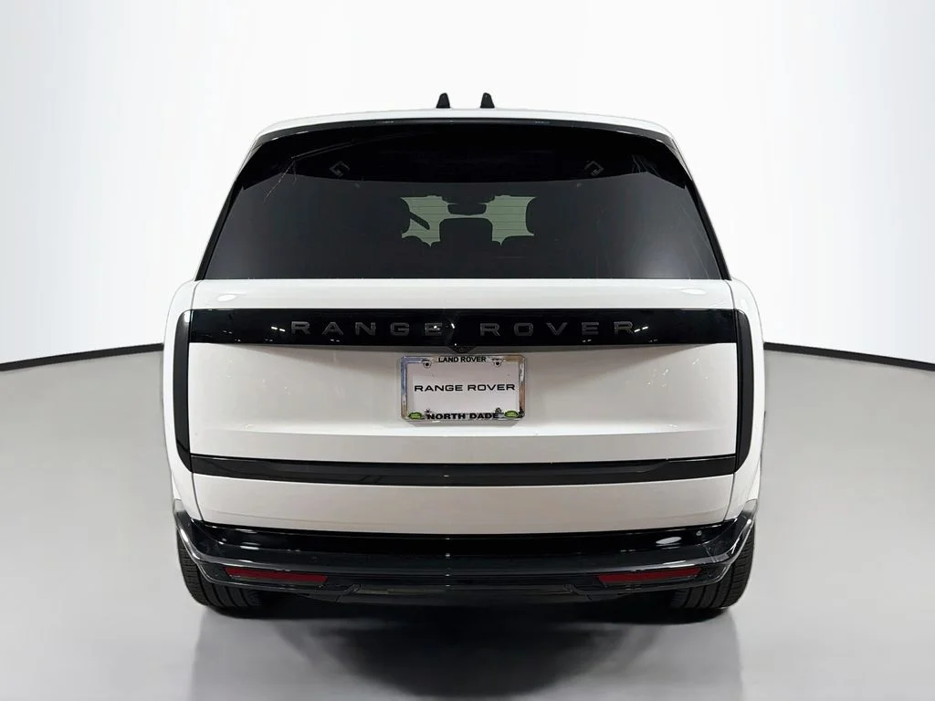 New 2026 Fuji White Land Rover SE 7 Seats image 6