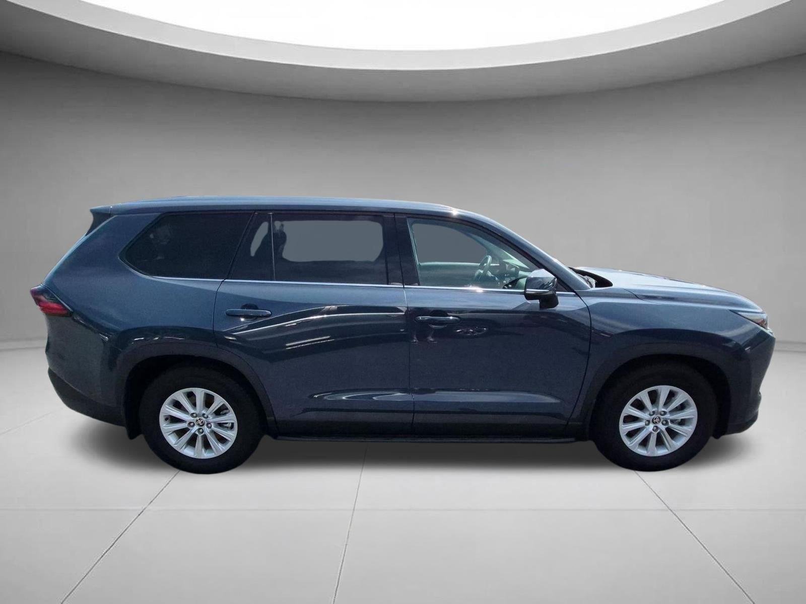 Used 2026 Storm Cloud Toyota Hybrid XLE image 6