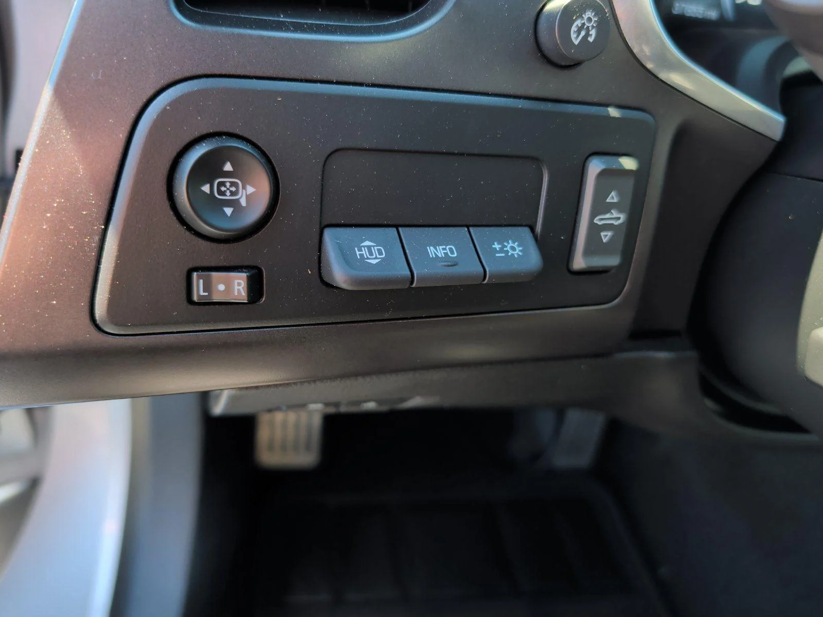 Used 2019 Blade Silver Metallic Chevrolet 2LT image 17