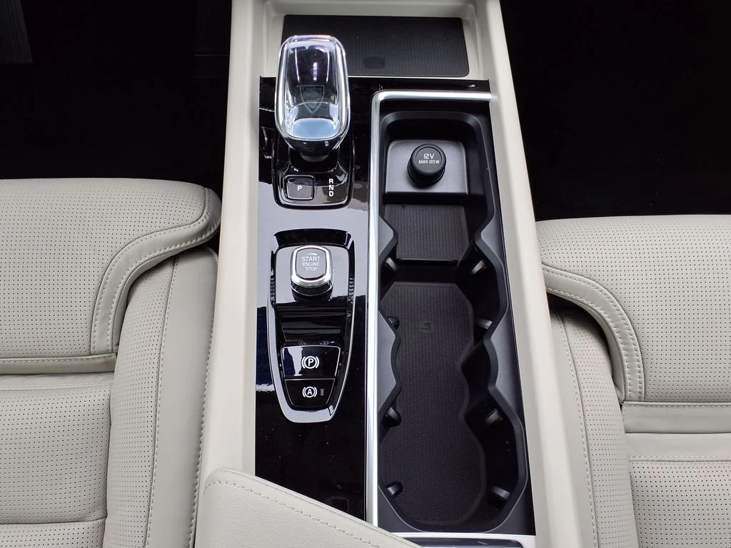 New 2026 Crystal White Volvo Ultra image 24