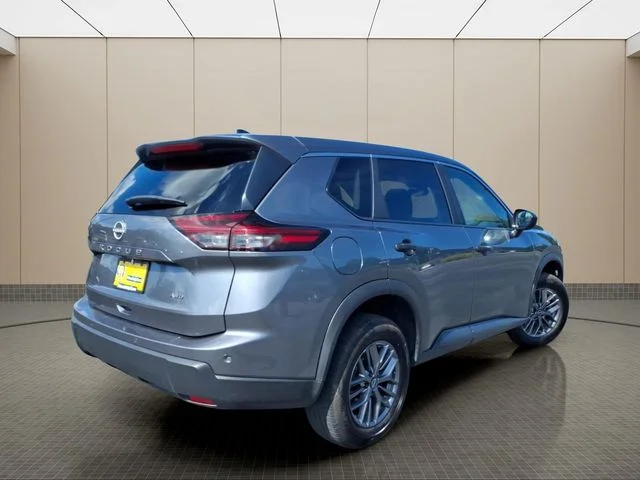 Used 2024 Gray Nissan S image 4