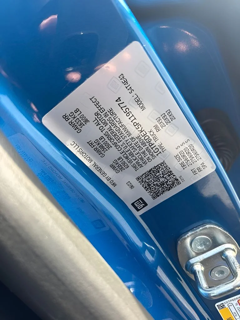Used 2023 Blue GMC AT4 image 34