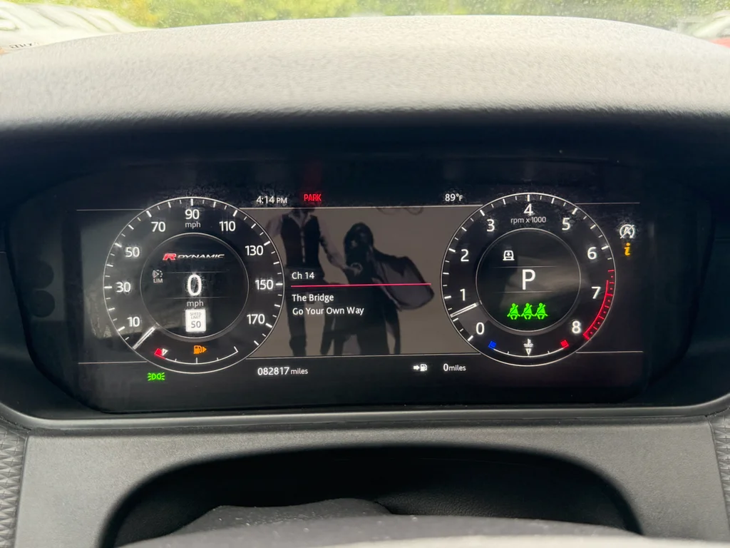 Used 2019 Corris Grey Metallic Land Rover R-Dynamic SE image 14