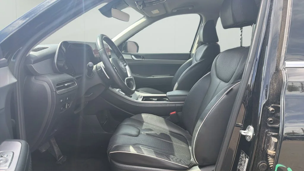 Used 2024 Black Hyundai SEL image 9