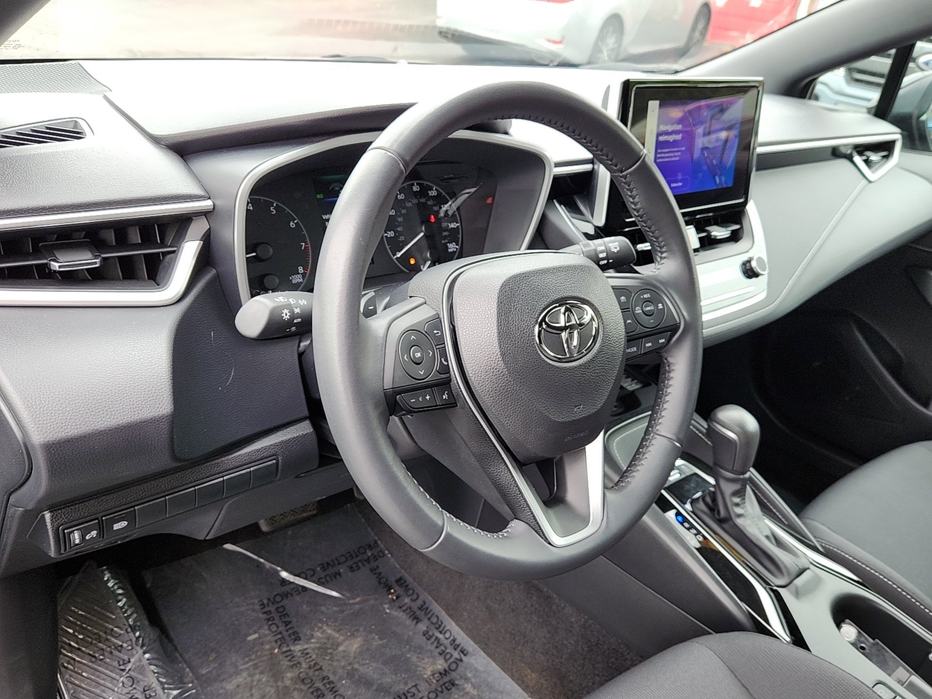 2024 Toyota Corolla Hatchback SE - Photo 11