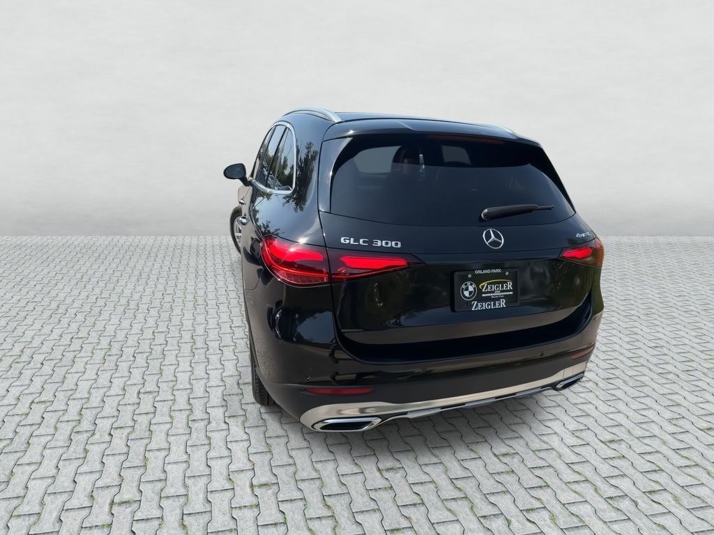 Used 2023  Mercedes-Benz GLC 300 image 7