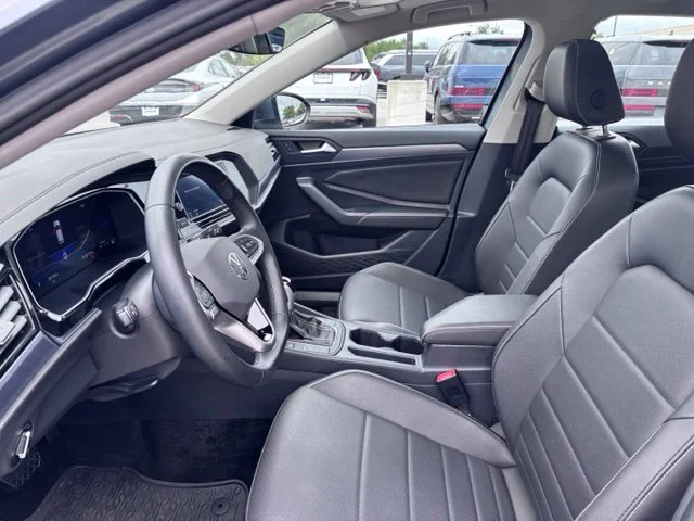 Used 2024 Gray Volkswagen 1.5T SE image 17
