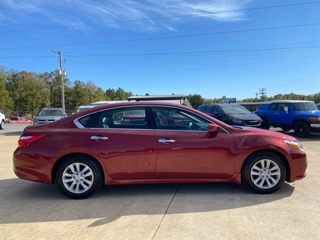 Used 2017 Red Nissan 2.5 S image 7