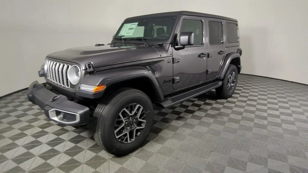 New 2026 Granite Crystal Metallic Clear-Coat Exterior Paint Jeep Sahara image 9