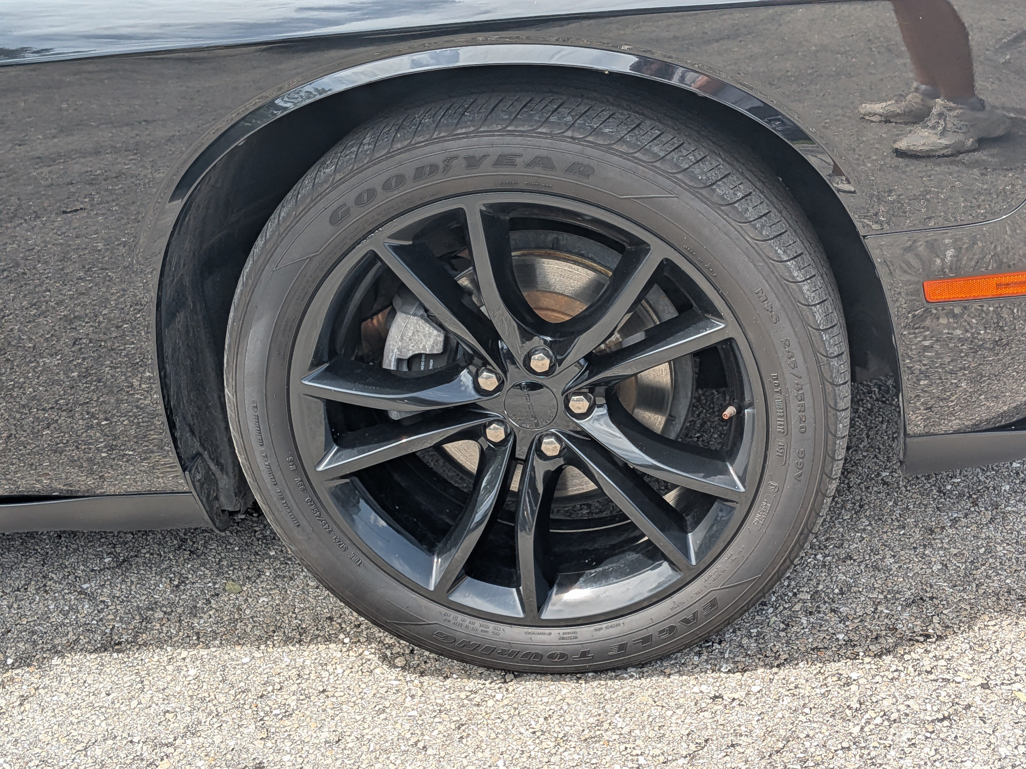 Used 2016 Pitch Black Clearcoat Dodge SXT image 11