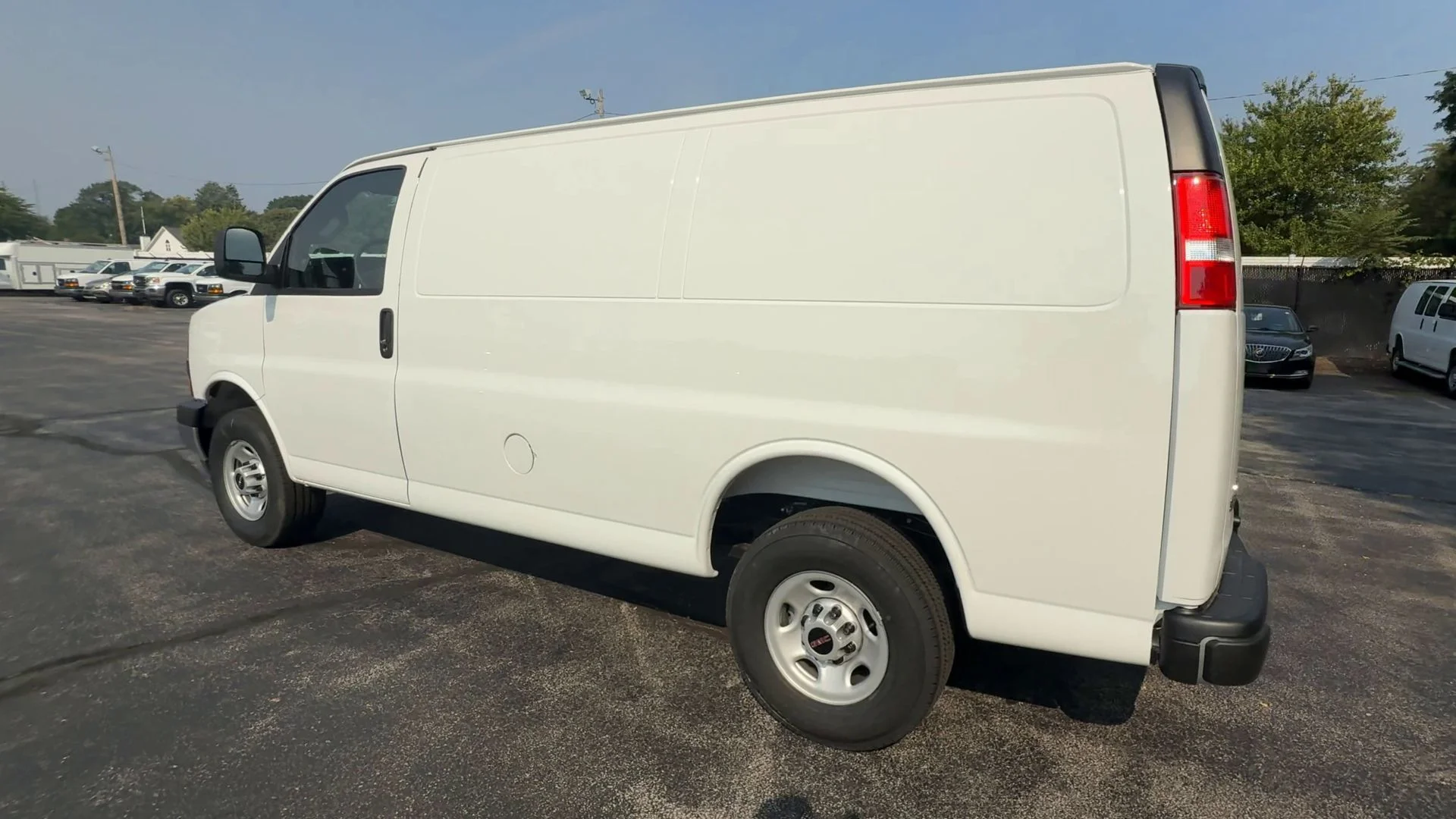 New 2025 Summit White GMC Work Van image 6