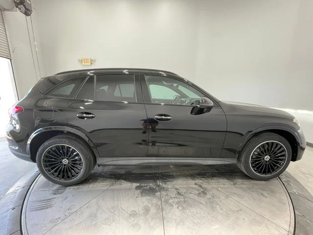New 2027 Black Mercedes-Benz GLC 300 image 15