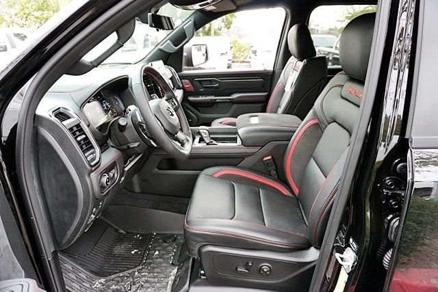 New 2026 Diamond Black Crystal Pearl-Coat Exterior Paint RAM RHO image 18