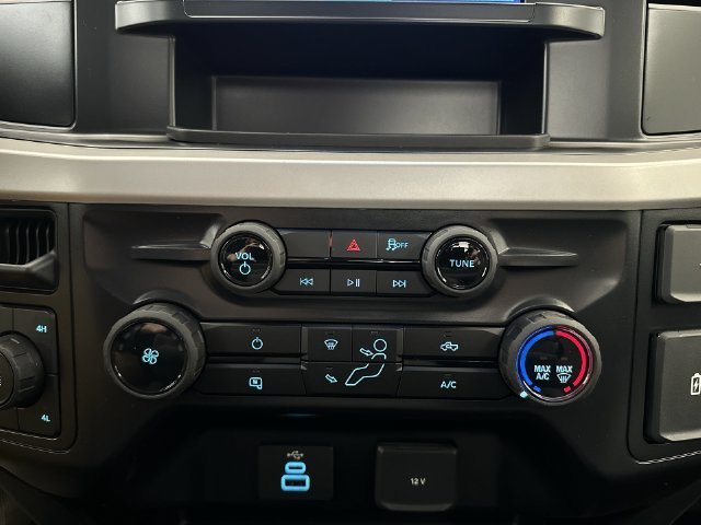 New 2027 Oxford White Ford F-350® XL image 18