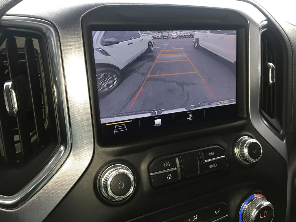 Used 2019 White GMC SLT image 17