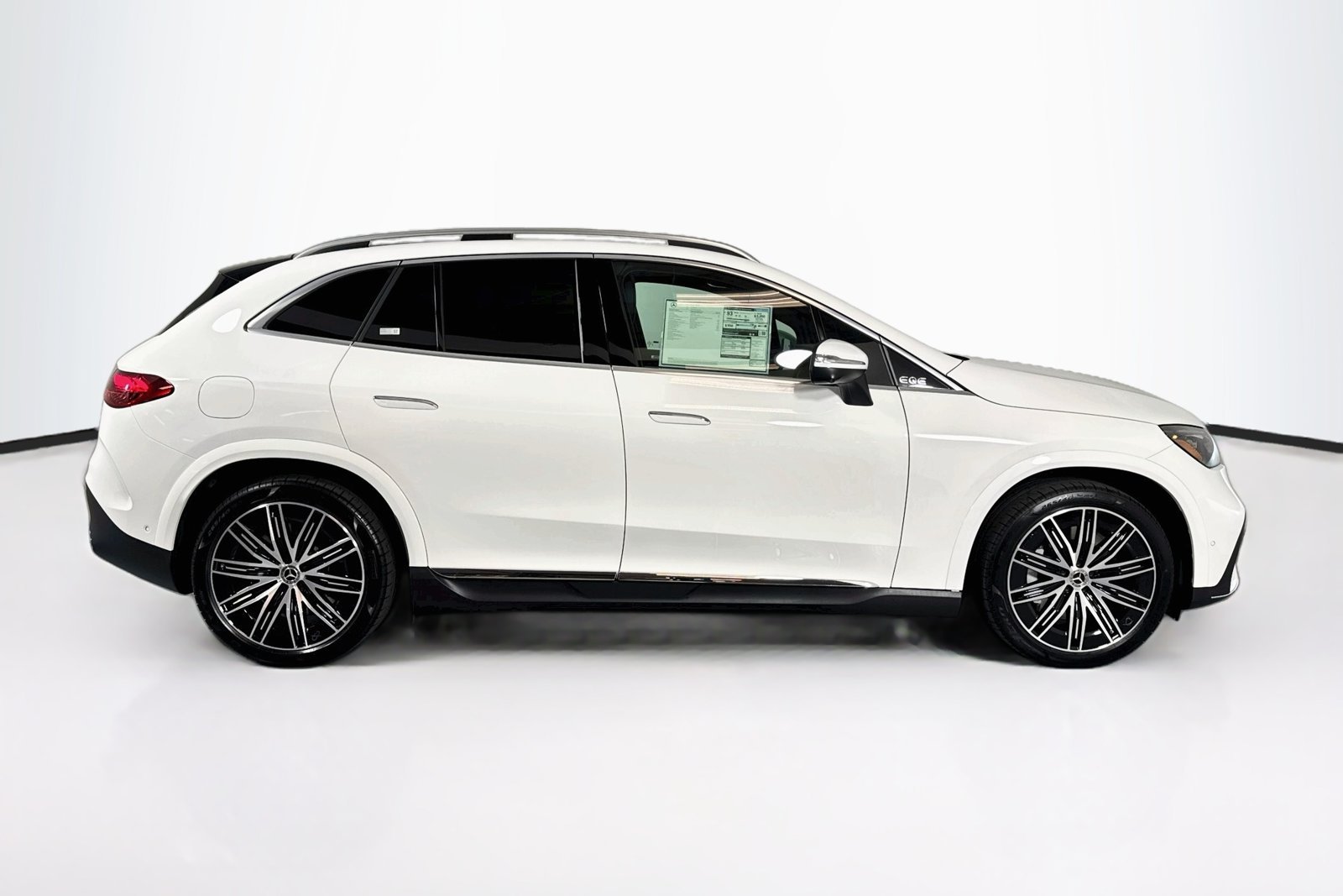 New 2027 Polar White Mercedes-Benz EQE 320+ image 4