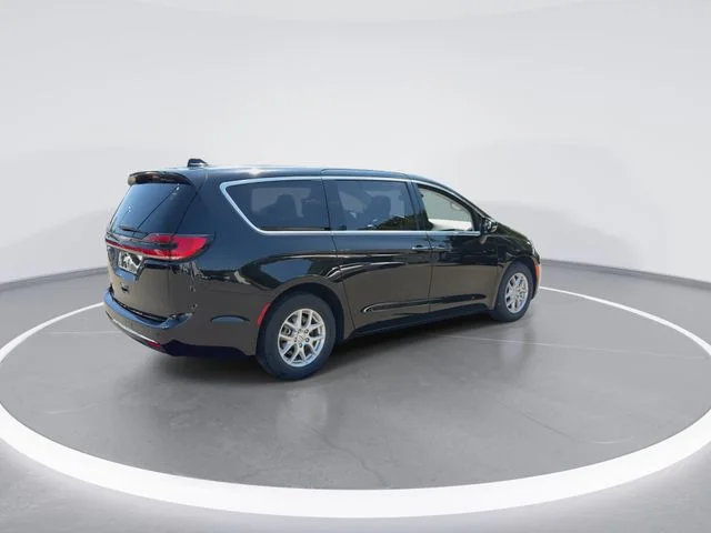 Used 2024 Black Chrysler Touring L image 8