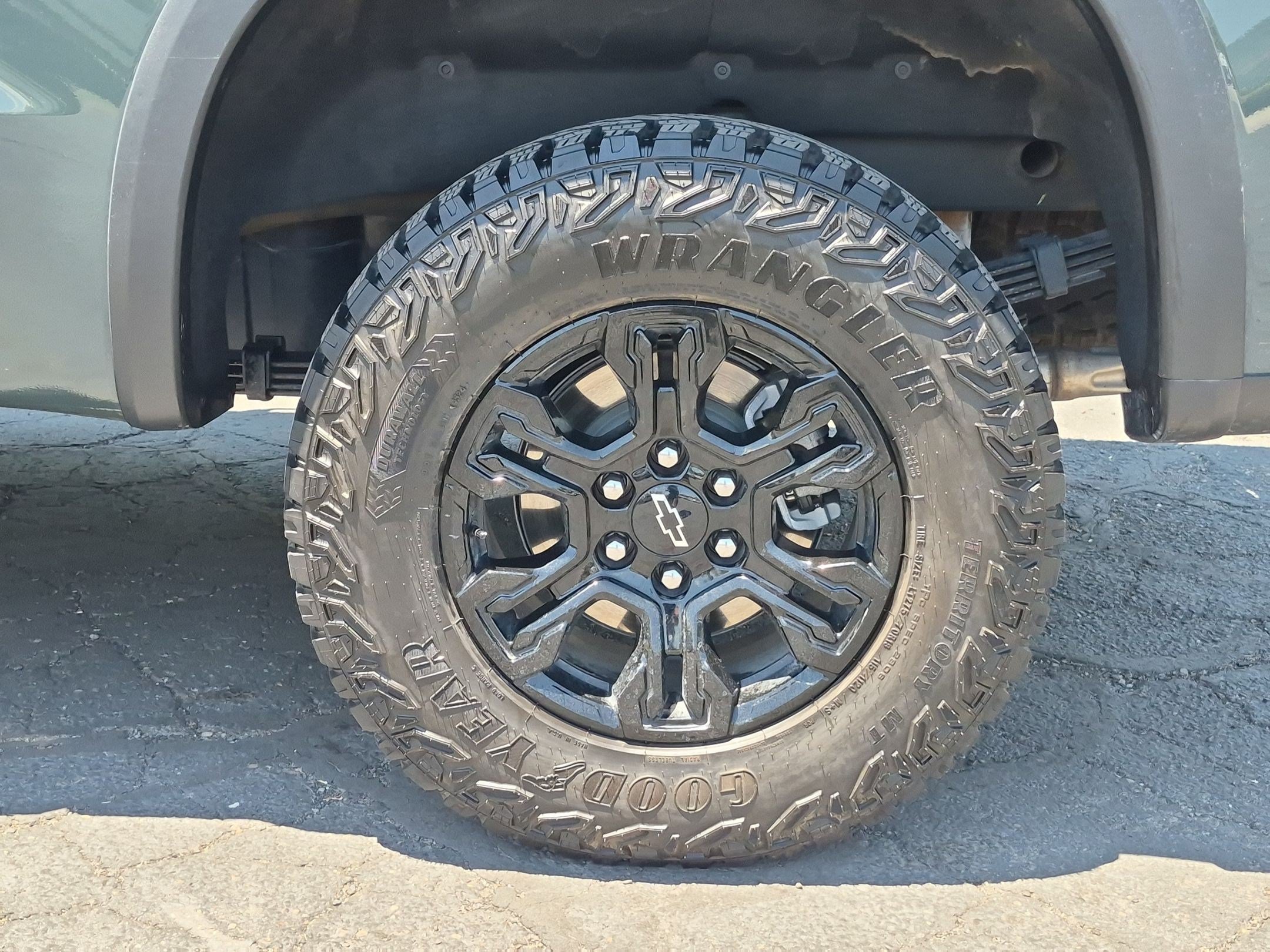 2025 Chevrolet Silverado 1500 ZR2 - Photo 12