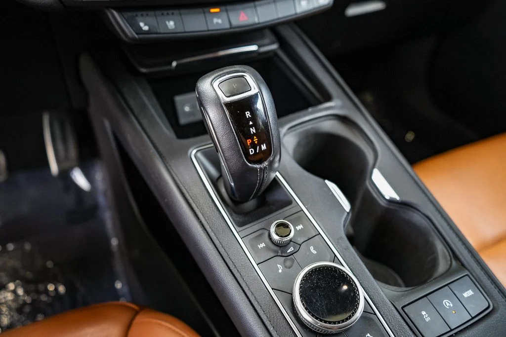 Used 2019 White Cadillac Sport image 19