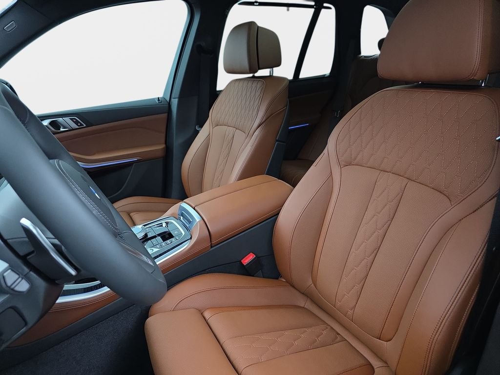 New 2026 Black Sapphire Metallic BMW xDrive50e image 15