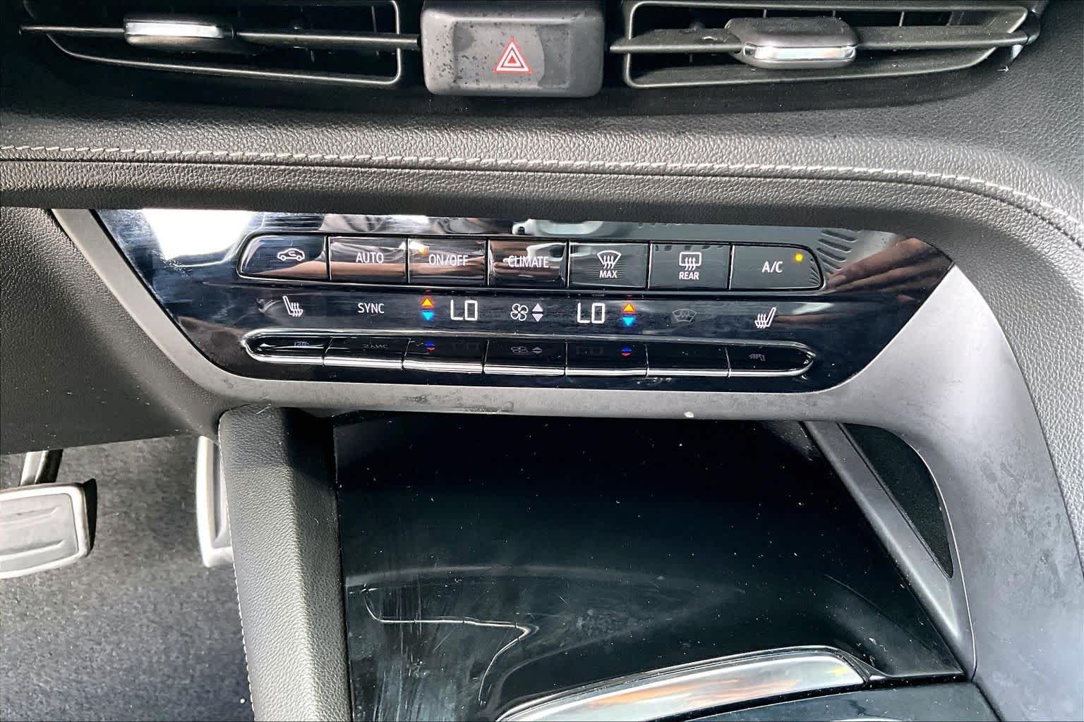 Used 2022 Ebony Twilight Metallic Buick Essence image 33