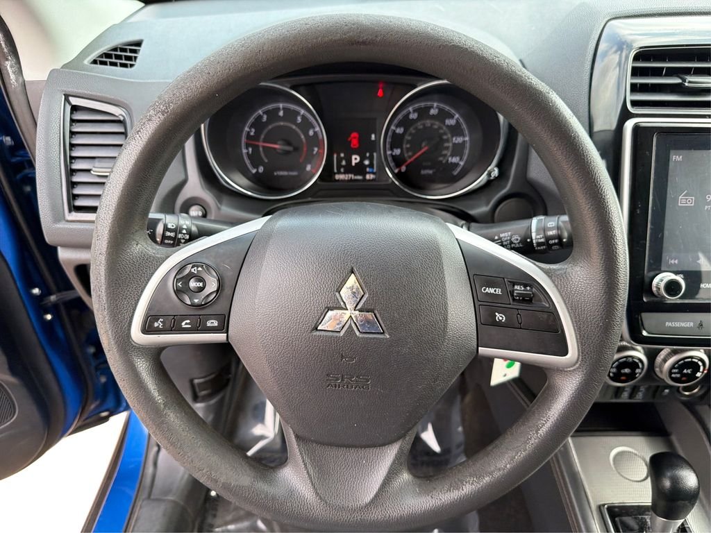 Used 2020 Octane Blue Metallic Mitsubishi ES 2.0 image 17
