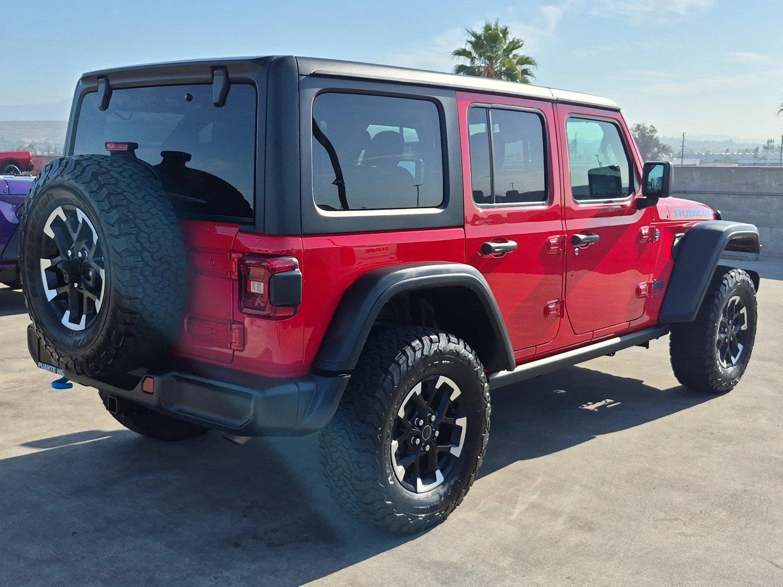 Certified Used 2025 Firecracker Red Clearcoat Jeep Rubicon image 7