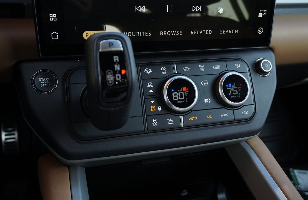 Used 2026 Gray Land Rover V8 image 31
