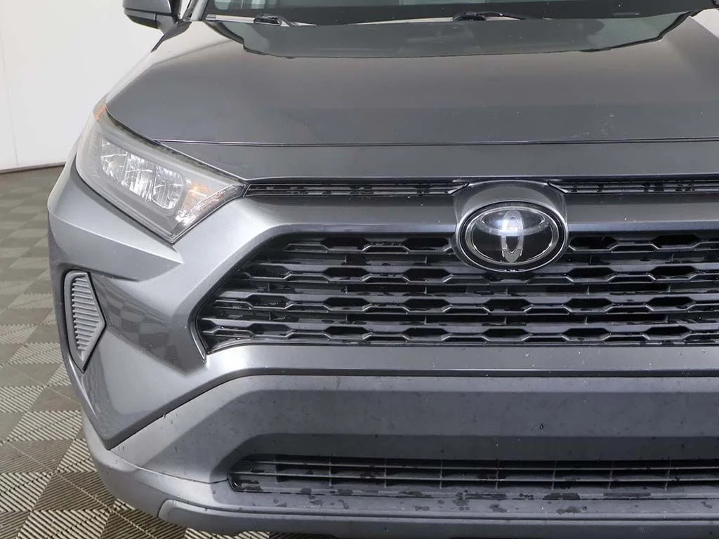 Used 2020 Gray Toyota LE image 10