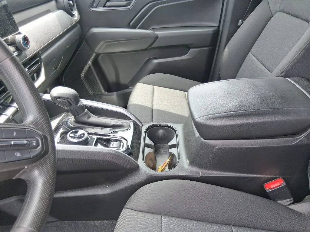 Used 2024 White Chevrolet Trail Boss image 8
