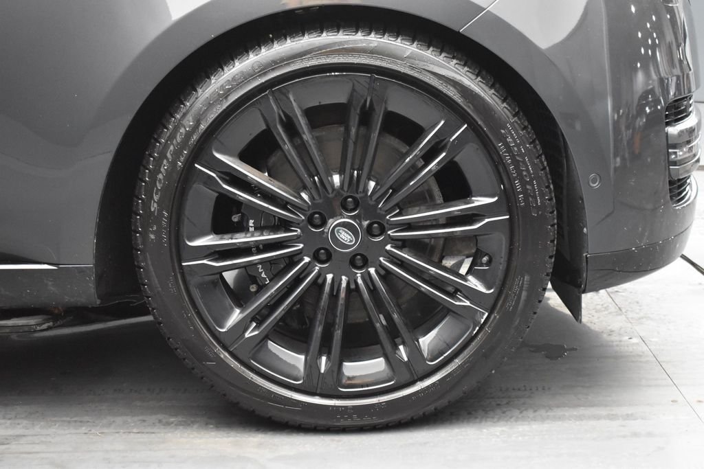 Used 2024 Black Land Rover Autobiography image 5