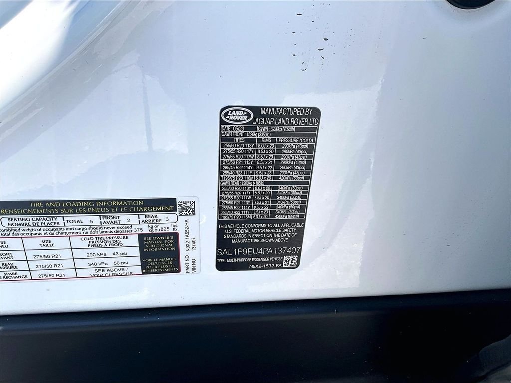 Used 2023 White Land Rover SE image 36