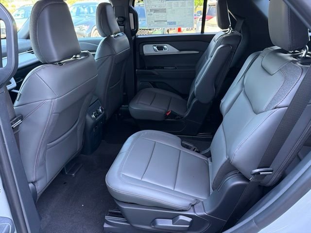 New 2027 Gray Ford 4DR 4WD ACTIVE image 7