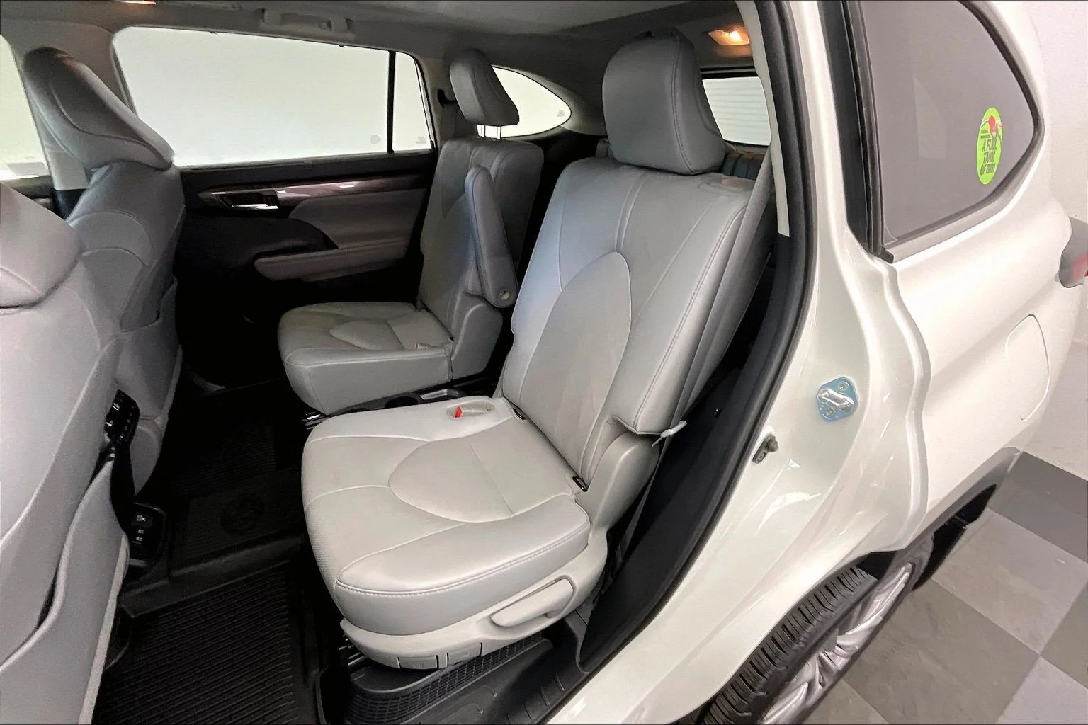 Used 2021 Blizzard Pearl Toyota Platinum image 20