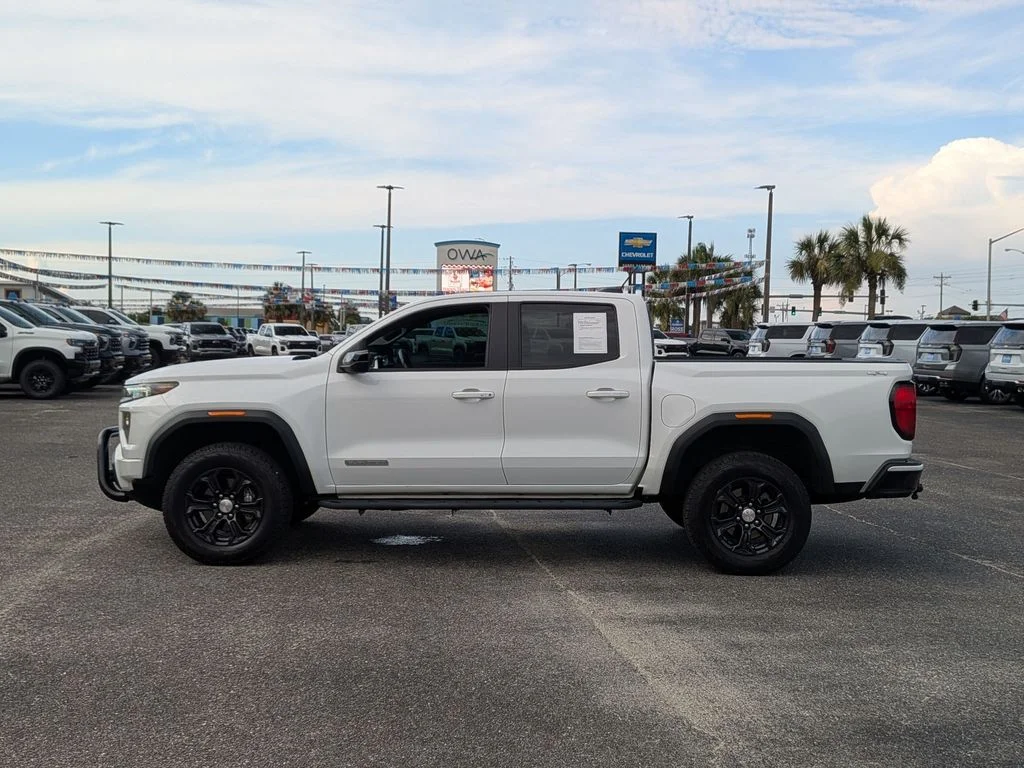 Used 2023 White GMC Elevation image 2