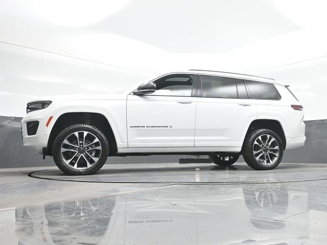 Used 2023 White Jeep Overland image 21