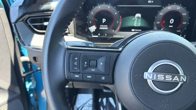 Used 2025 White Nissan SR image 22