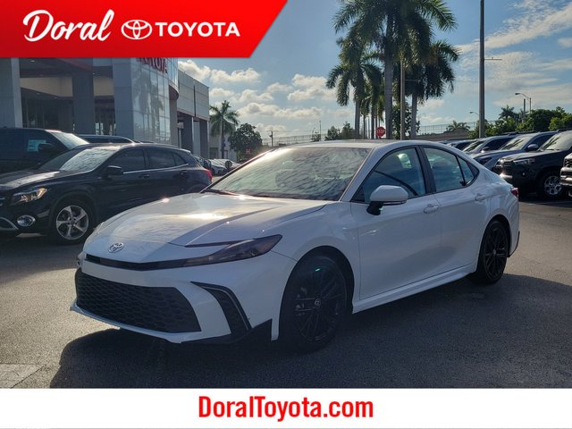 2025 Toyota Camry SE