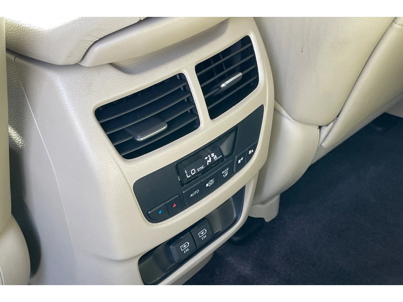 Used 2018 White Diamond Pearl Acura 3.5L (A9) image 44