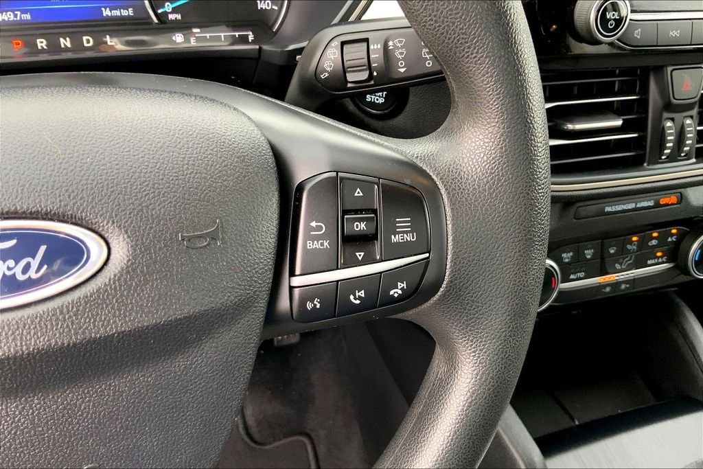Used 2022 White Ford SE image 12
