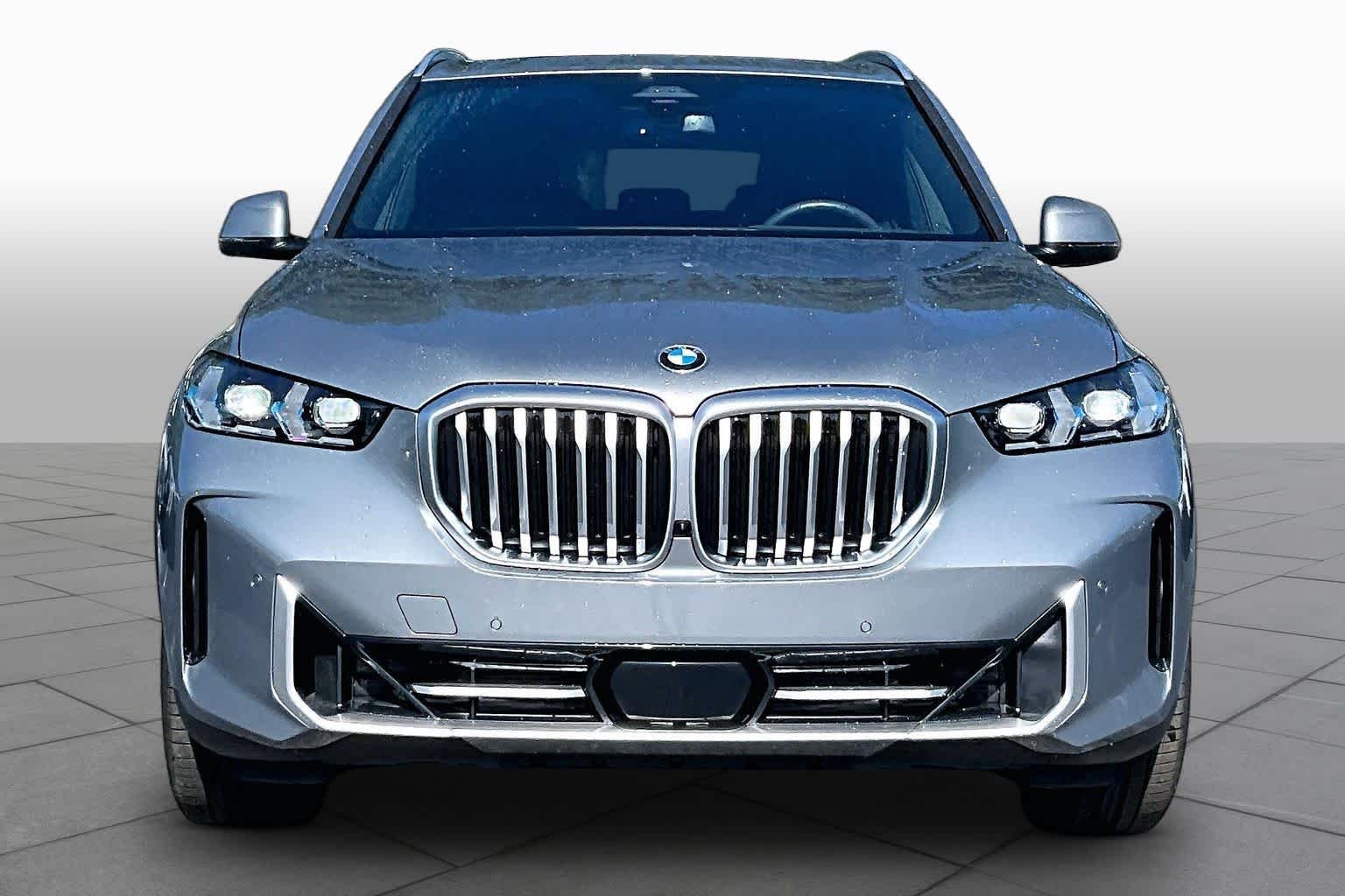 Certified Used 2025 Skyscraper Grey Metallic BMW sDrive40i image 4